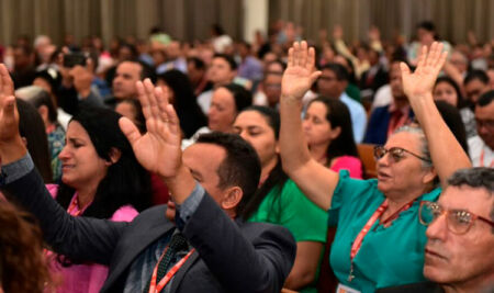 Professores são impactados pela Palavra ministrada no terceiro dia